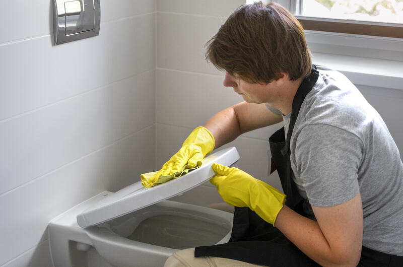 toilet deep cleaning