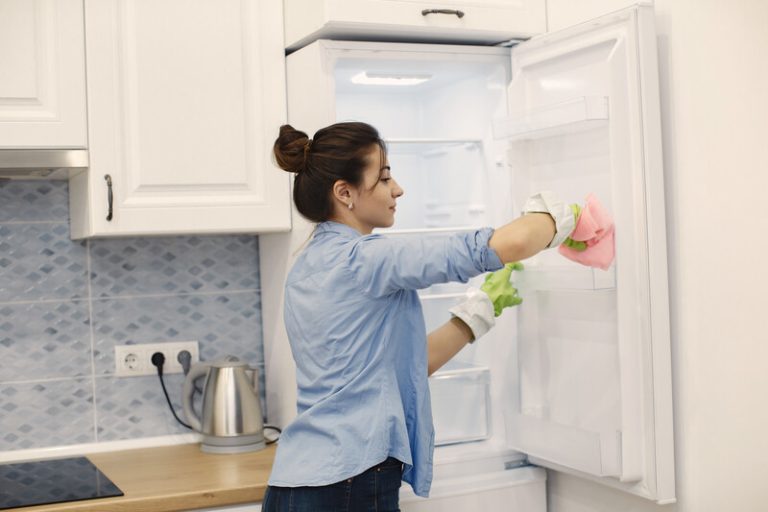 how to clean a fridge