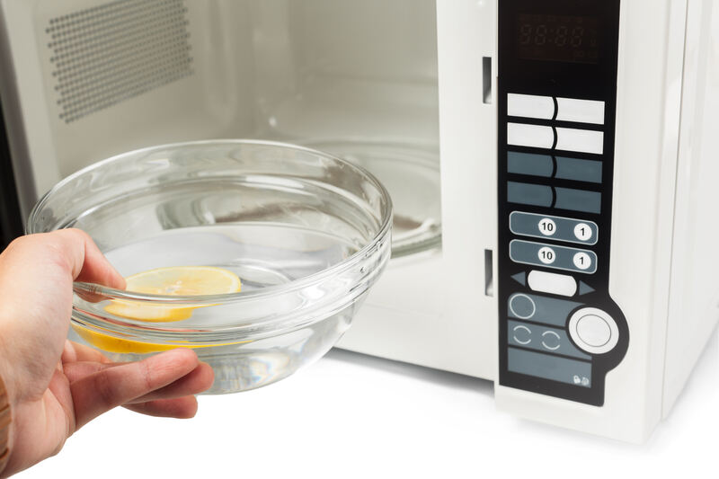 clean microwave with lemon