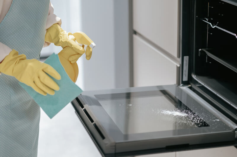 how to clean oven glass