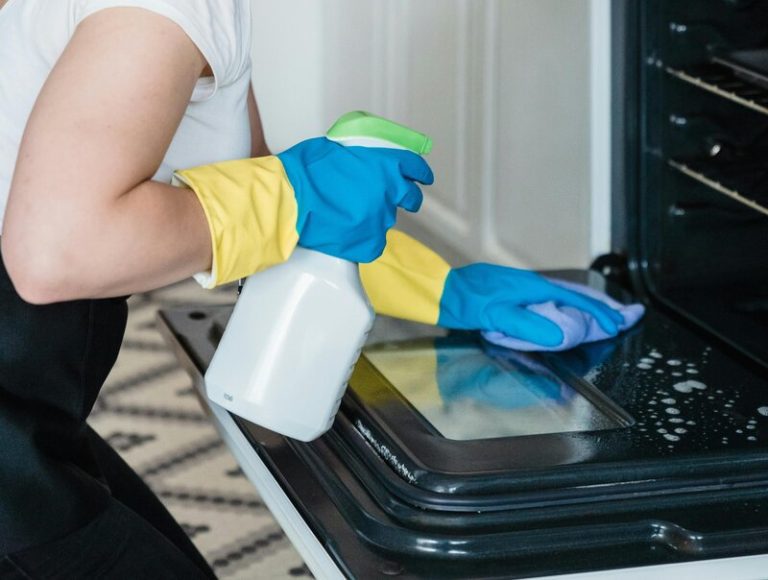 tips for cleaning your oven