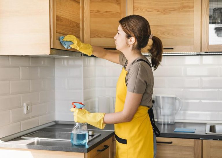 how to clean wood kitchen cabinets of grease