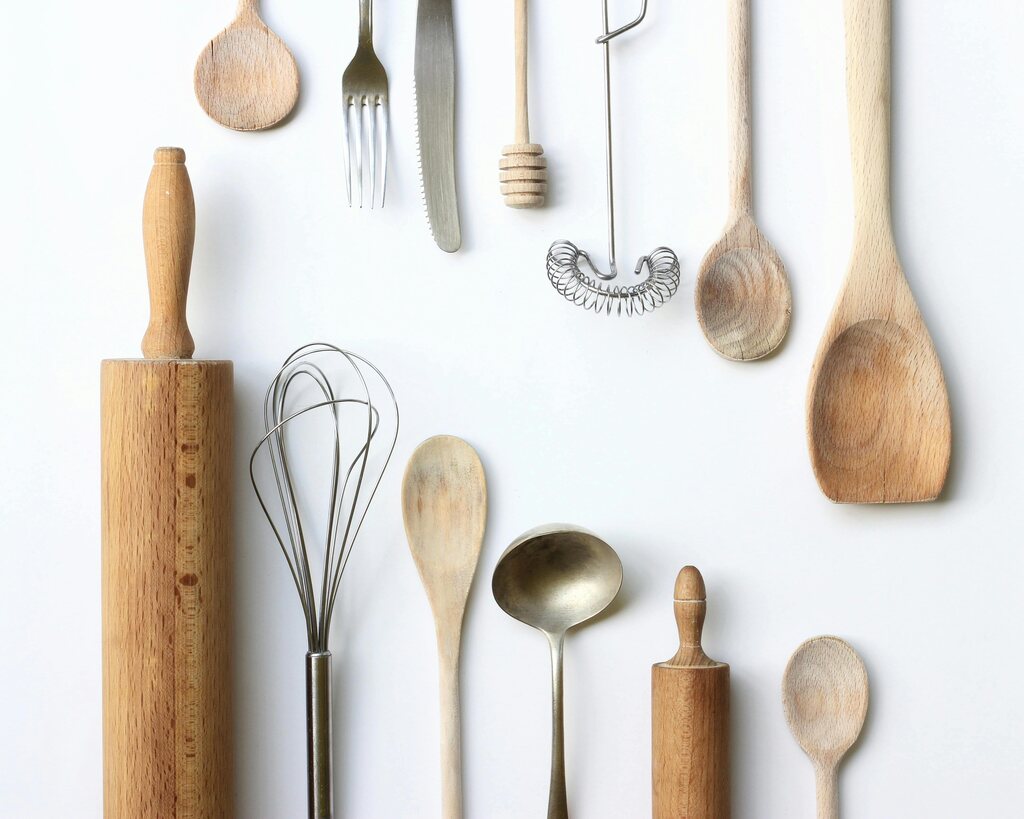 how to clean kitchen utensils